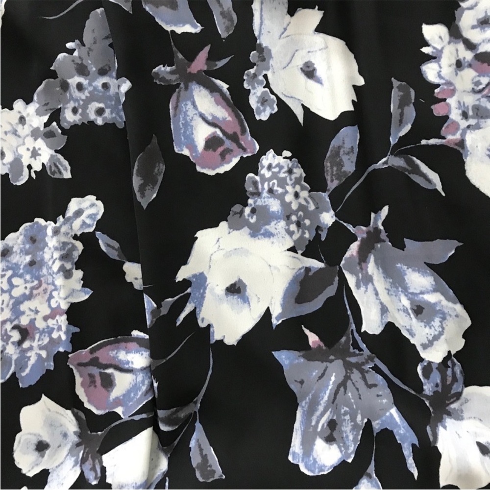 Black Floral Open Back Skater Dress - Picture 4 of 7